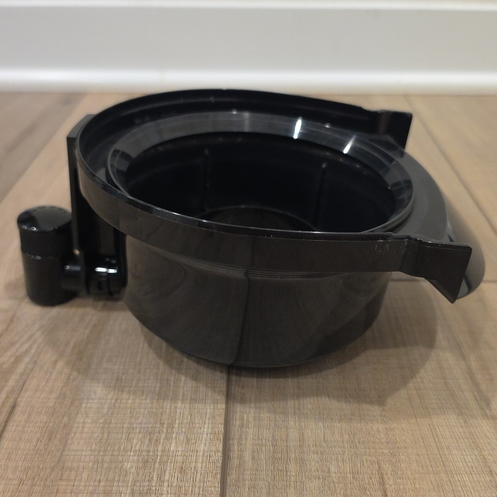 Cuisinart Juice Extractor CJE-1000 Part: Juicer Separator Bowl Filter Spout